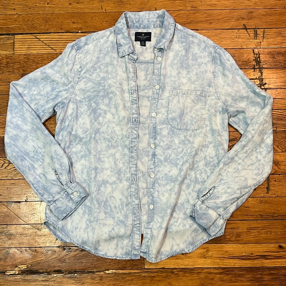 AEO blue washed out button up size S